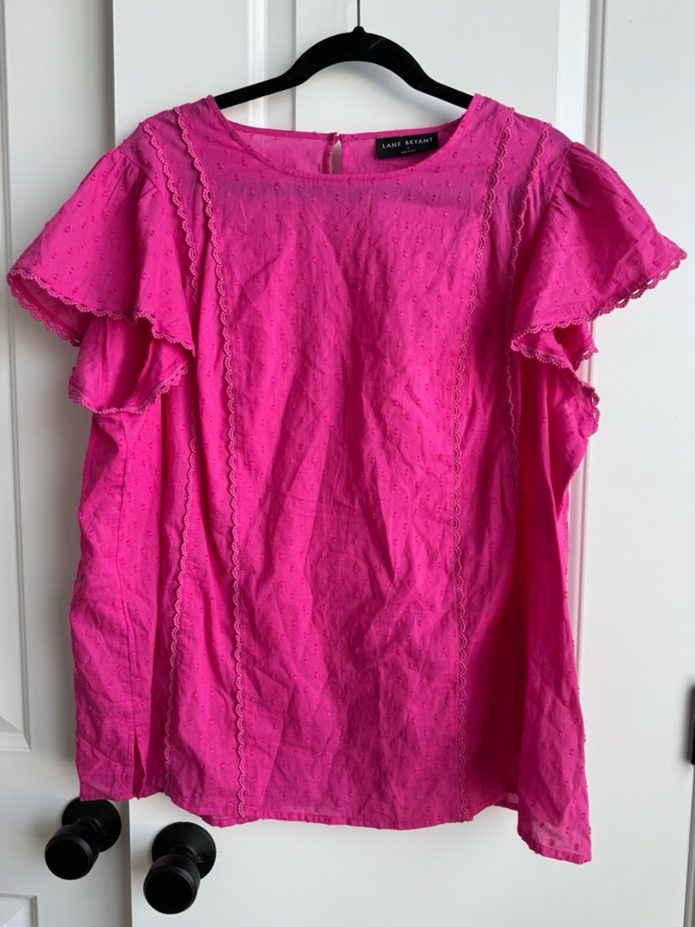 Lane Bryant 100% Cotton  
Fuchsia Pink Clip Dot Flutter Sleeve Top 16
